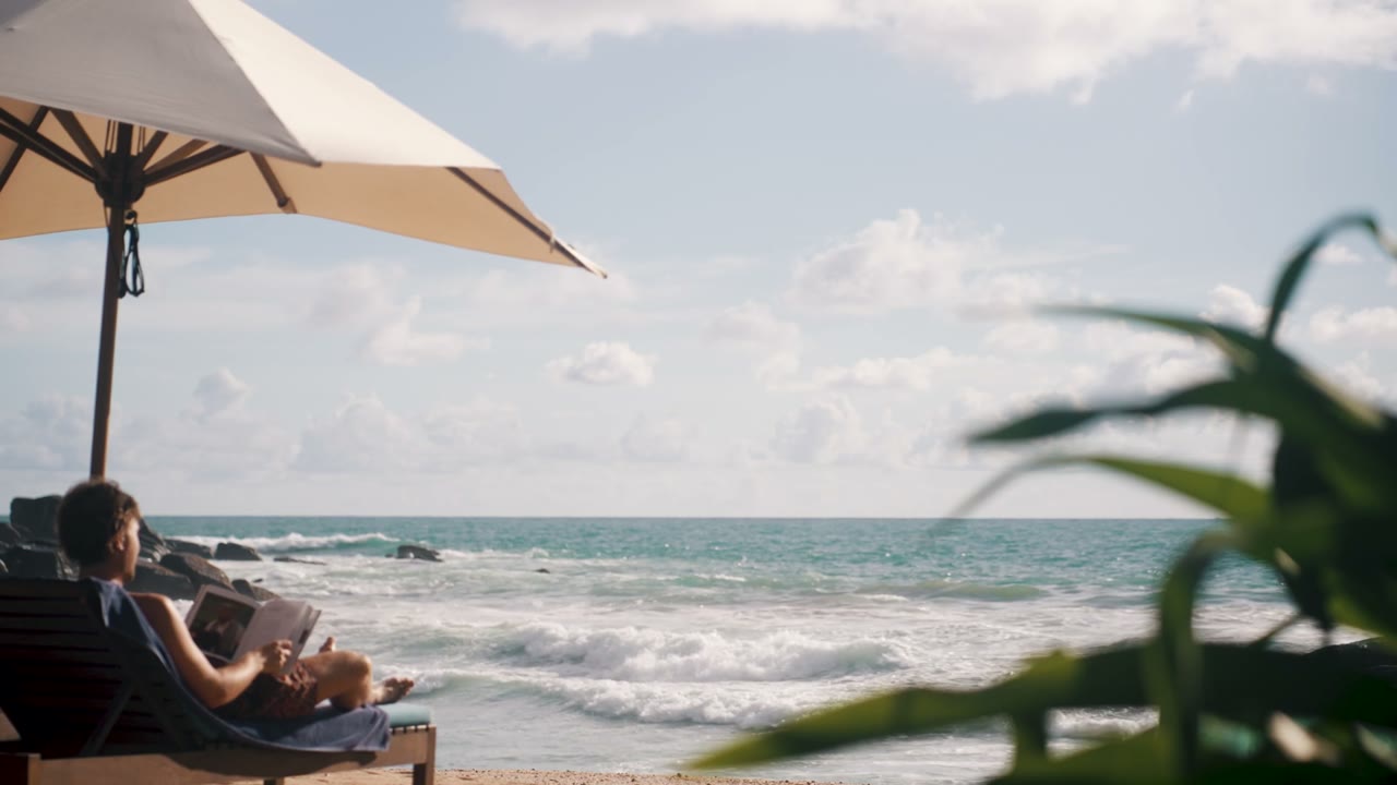 Ahu Bay hotel film for Resplendent Ceylon