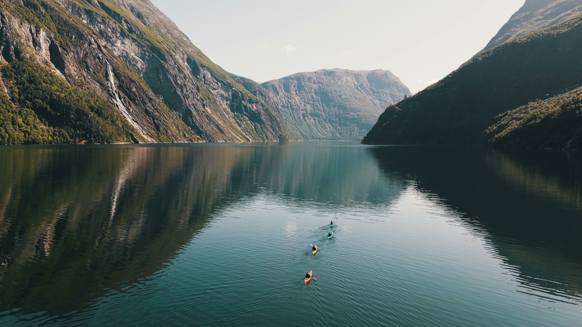 Uteiguiden kayaking commercial in the Norwegian fjords